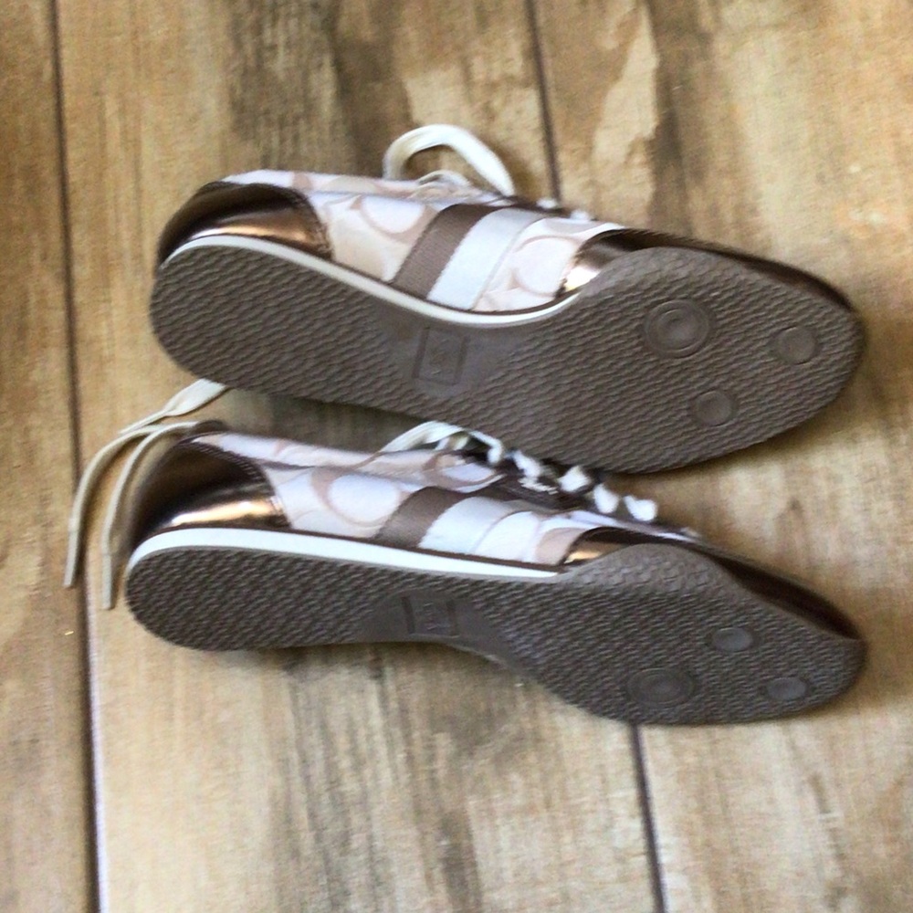 Coach Men’s Beige and Brown Low-Top Sneakers - Picture 2 of 3